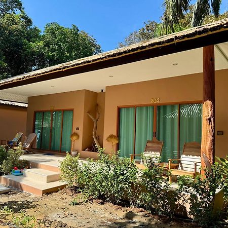 Sunny Cove Beach Resort Koh Phayam Ranong Exterior foto