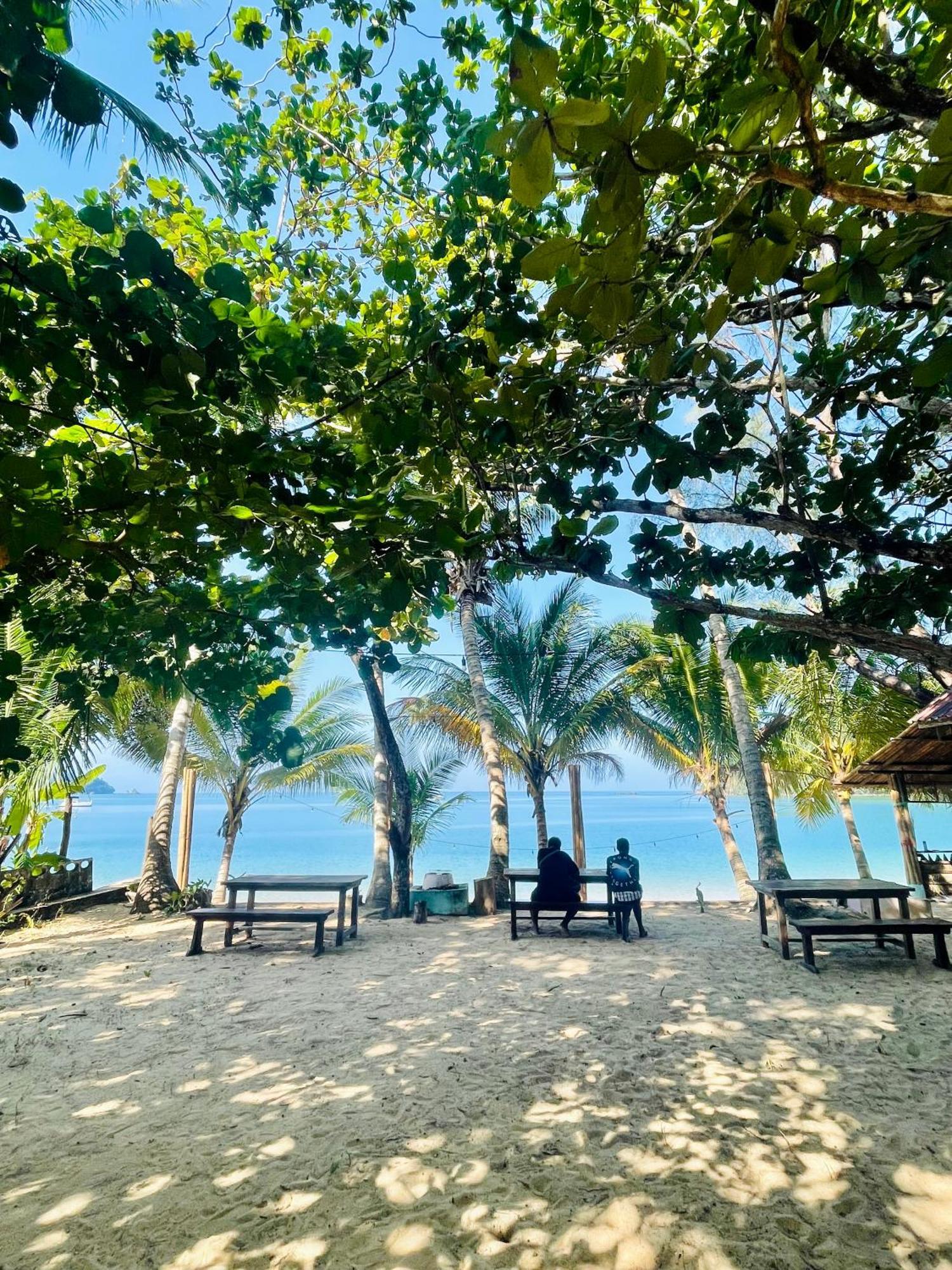Sunny Cove Beach Resort Koh Phayam Ranong Exterior foto