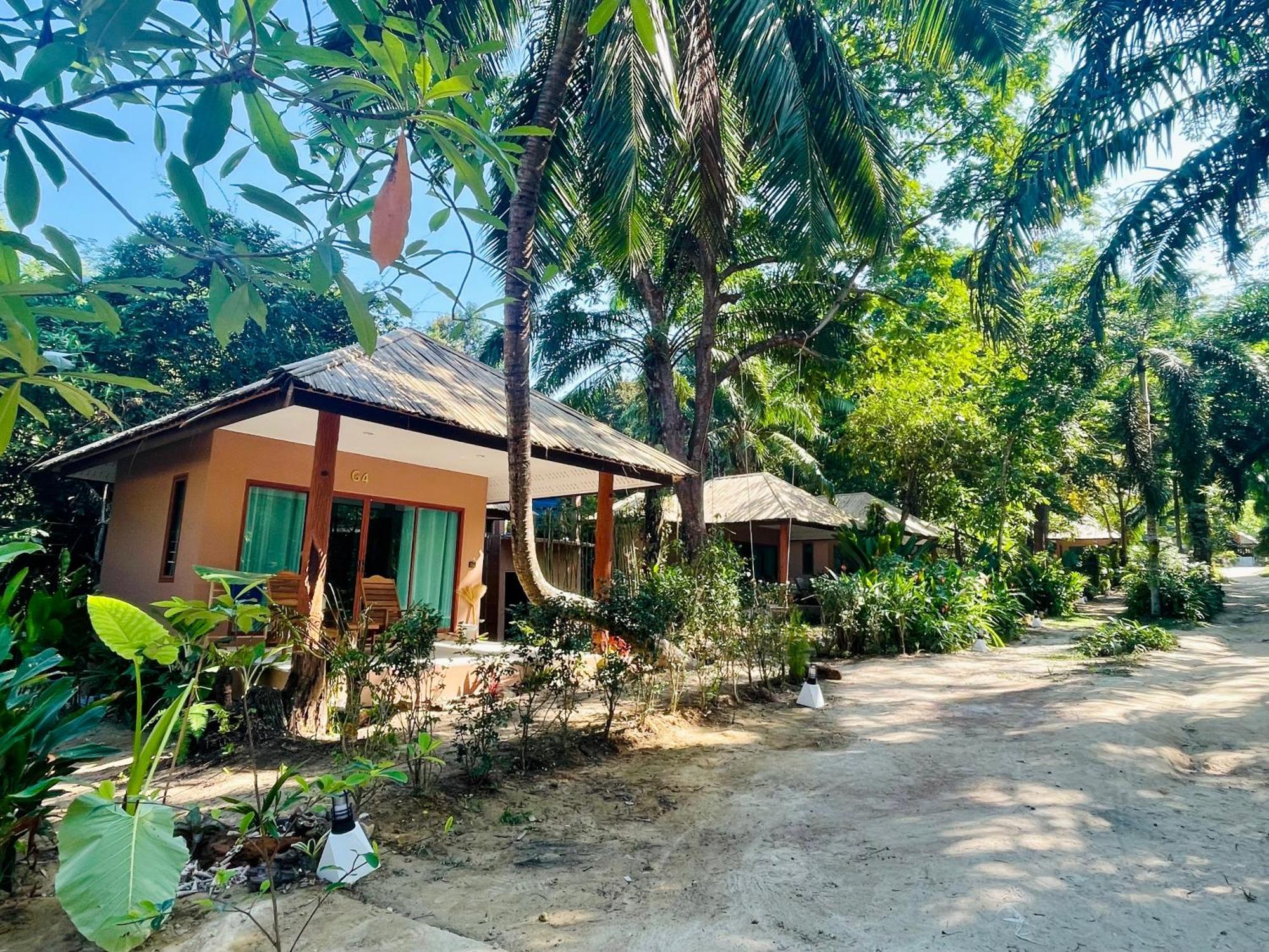 Sunny Cove Beach Resort Koh Phayam Ranong Exterior foto