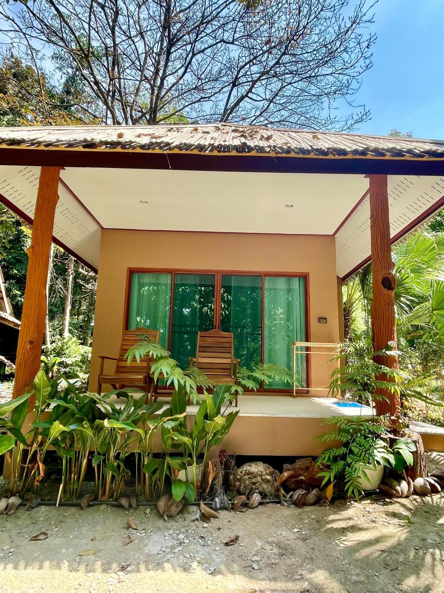 Sunny Cove Beach Resort Koh Phayam Ranong Exterior foto